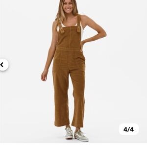 Patagonia Women's cropped corduroy overalls